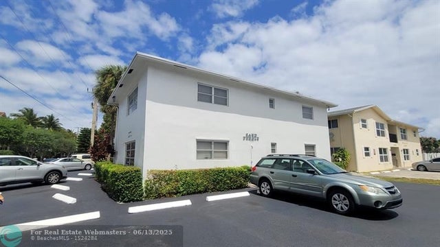 2 of 8 - 1907 Ne 4th St 4, Deerfield Beach, FL