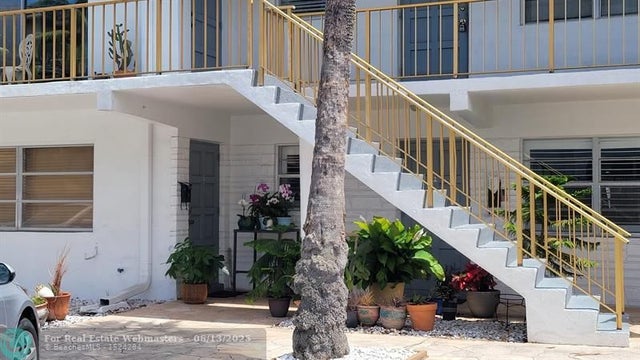3 of 8 - 1907 Ne 4th St 4, Deerfield Beach, FL
