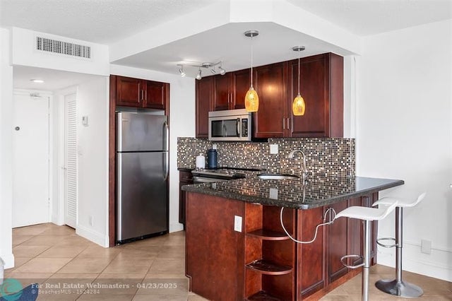 2 of 44 - 2900 Ne 30th St 8e, Fort Lauderdale, FL