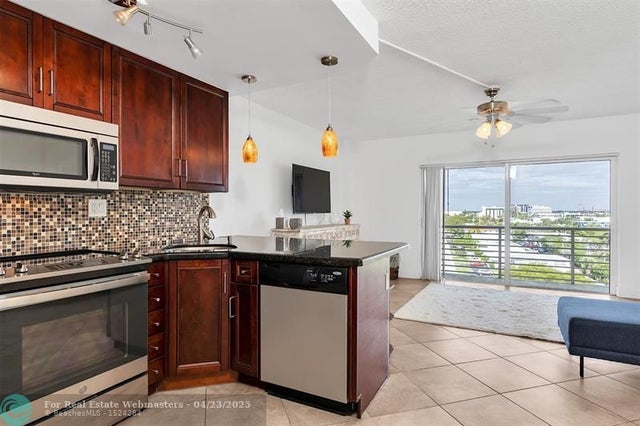 3 of 44 - 2900 Ne 30th St 8e, Fort Lauderdale, FL
