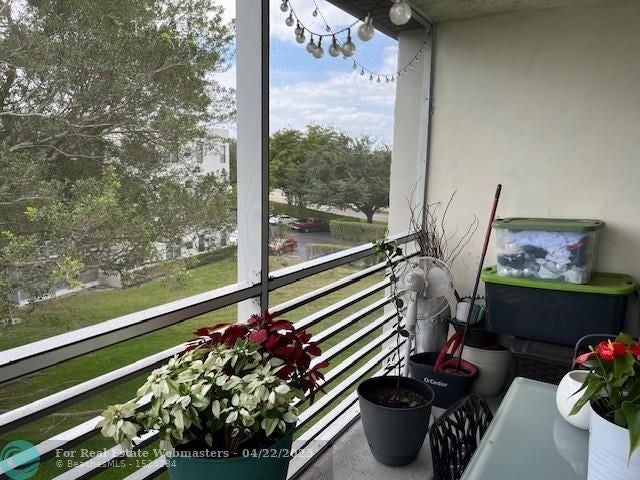 2 of 13 - 9330 Lagoon Pl 406, Davie, FL