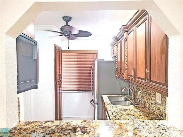 2 of 48 - 139 Sparrow Dr 4b, Royal Palm Beach, FL