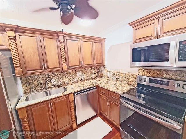 3 of 48 - 139 Sparrow Dr 4b, Royal Palm Beach, FL