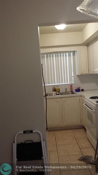3 of 6 - 3501 Van Buren St 3, Hollywood, FL