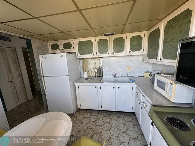 4 of 36 - 200 Ne 14th Ave 522, Hallandale, FL