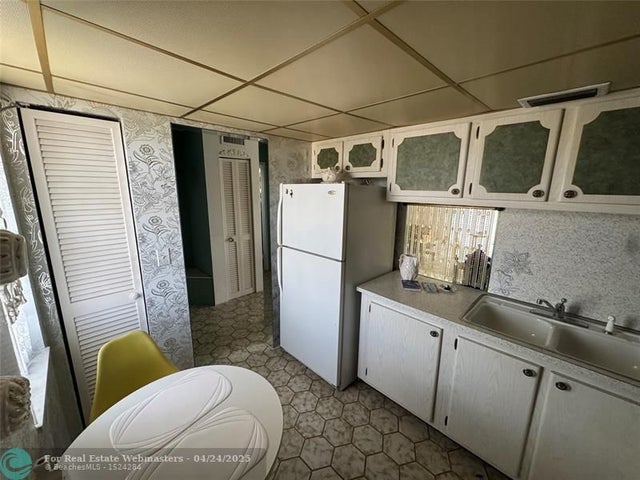 5 of 36 - 200 Ne 14th Ave 522, Hallandale, FL