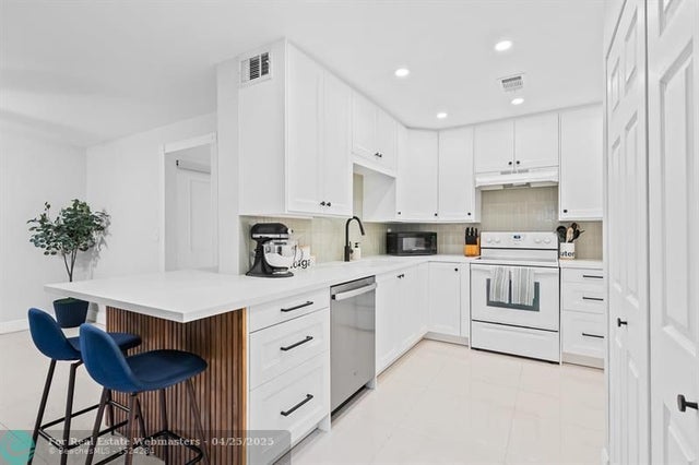 3 of 27 - 8059 Sw 17th Pl 5-4, Davie, FL