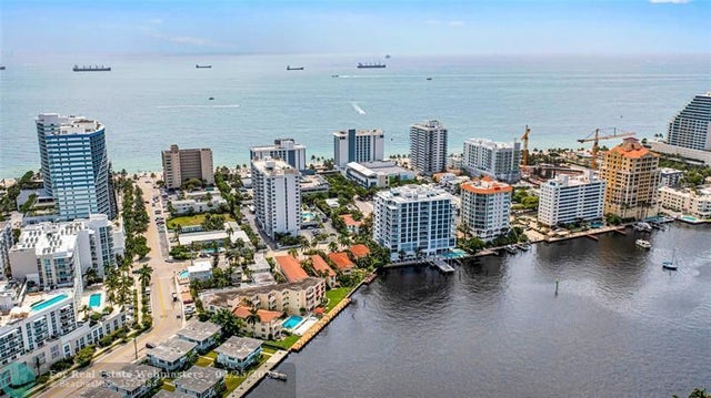 2 of 37 - 341 N Birch Rd 204, Fort Lauderdale, FL