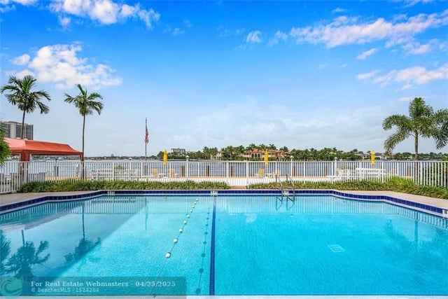 4 of 37 - 341 N Birch Rd 204, Fort Lauderdale, FL