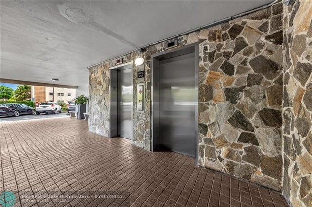 3 of 41 - 4800 Hillcrest Ln 314, Hollywood, FL