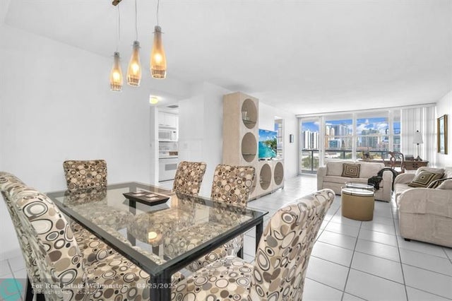 4 of 33 - 230 174th St 901, Sunny Isles Beach, FL