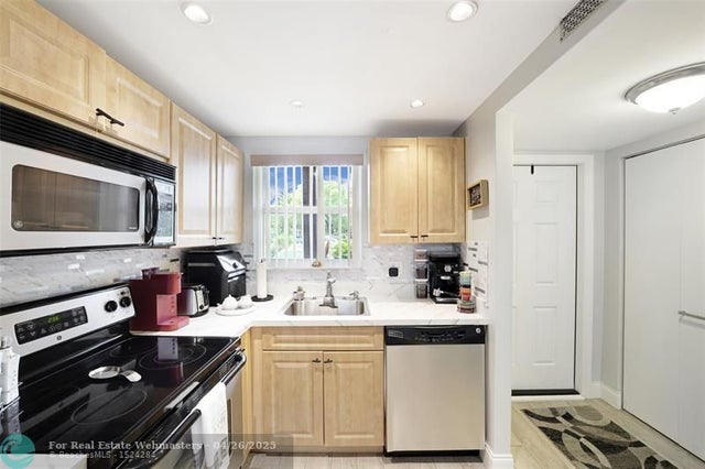 5 of 42 - 8880 Sunrise Lakes Boulevard 103, Sunrise, FL