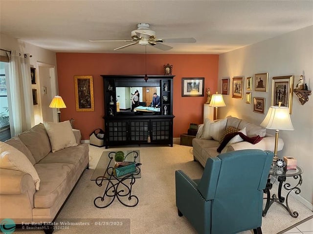 4 of 20 - 412 S Luna Ct 2, Hollywood, FL
