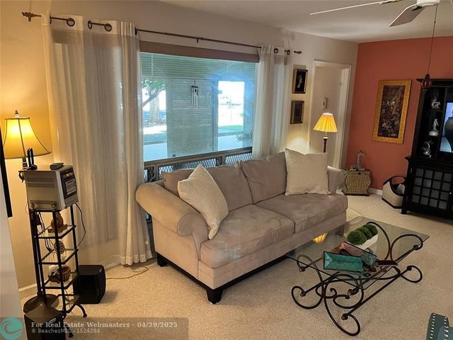 5 of 20 - 412 S Luna Ct 2, Hollywood, FL