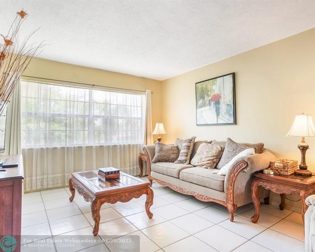 4 of 20 - 3400 Nw 48th Ave 611, Lauderdale Lakes, FL