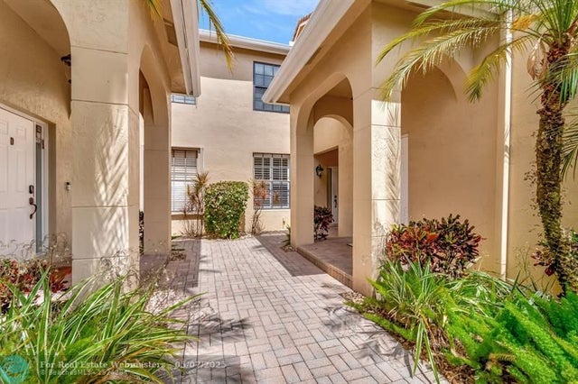 4 of 40 - 22760 Mandeville Pl E, Boca Raton, FL