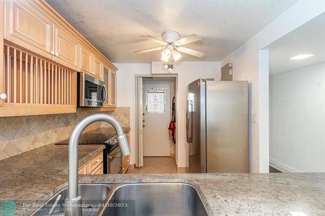 3 of 32 - 2318 S Cypress Bend Dr 122, Pompano Beach, FL