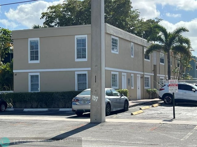 2 of 15 - 317 Se 11th Ave D, Pompano Beach, FL