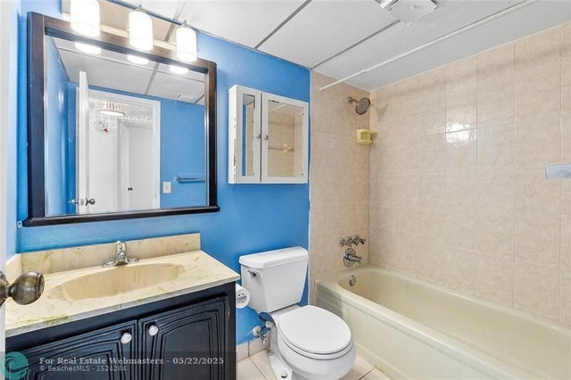 5 of 15 - 2811 Somerset Dr 209, Lauderdale Lakes, FL