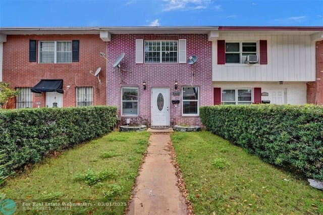2 of 67 - 1113 35th St 1, West Palm Beach, FL