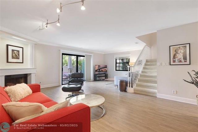 4 of 44 - 905 Se 12th Ct 17, Fort Lauderdale, FL
