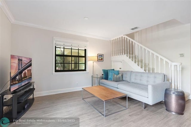 5 of 44 - 905 Se 12th Ct 17, Fort Lauderdale, FL