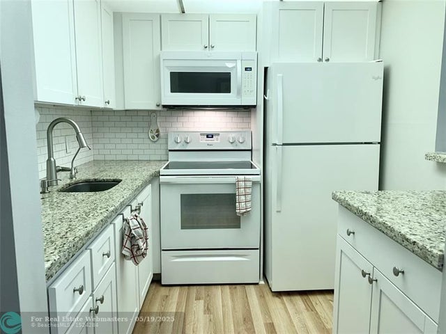 2 of 43 - 16 Newport Crescent A 16a, Deerfield Beach, FL