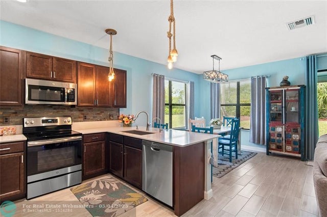 3 of 35 - 10095 W Villa Cir, Vero Beach, FL