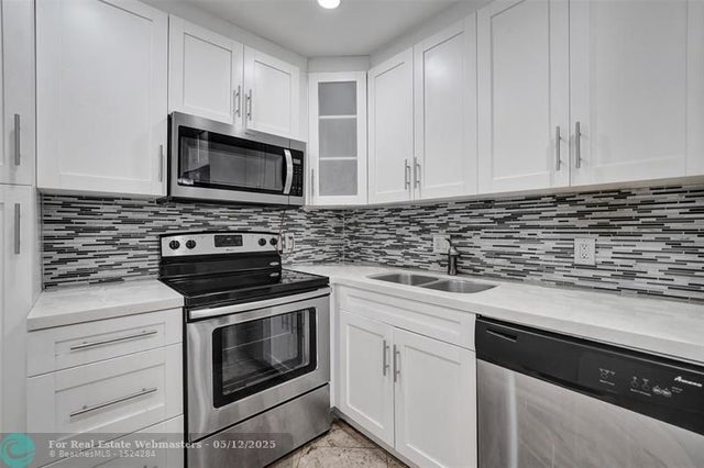 1 of 47 - 4000 N Hills Dr 38, Hollywood, FL