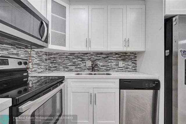 2 of 47 - 4000 N Hills Dr 38, Hollywood, FL