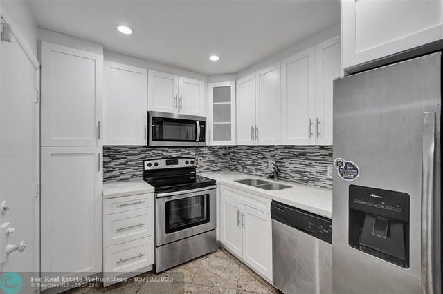 3 of 47 - 4000 N Hills Dr 38, Hollywood, FL