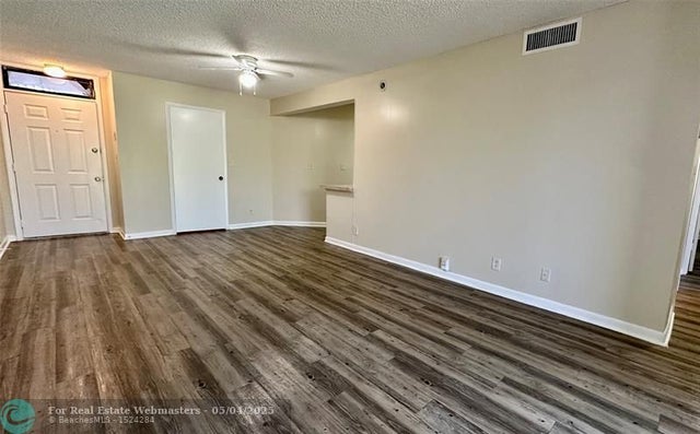 2 of 19 - 211 Lake Pointe Dr 110, Oakland Park, FL