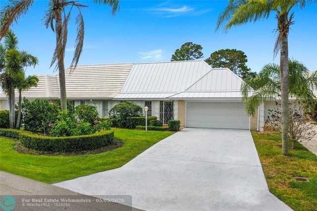 2 of 35 - 2928 Se Fairway 18, Stuart, FL