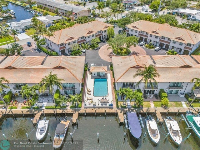1 of 34 - 1327 Se 3rd Ave 1327, Pompano Beach, FL