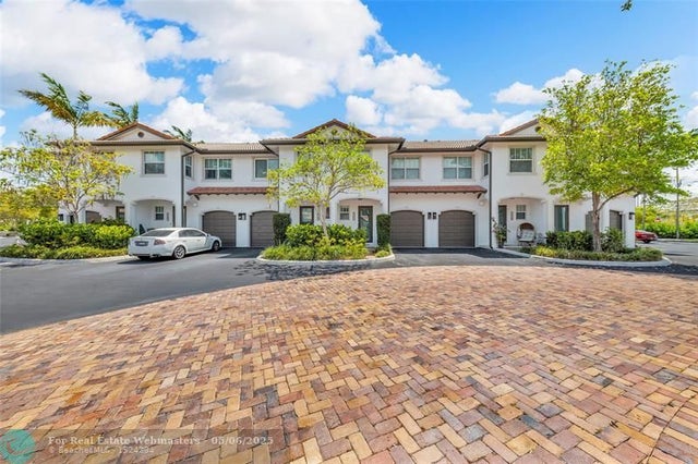 2 of 34 - 1327 Se 3rd Ave 1327, Pompano Beach, FL