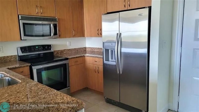 3 of 38 - 1830 Radius Dr 807, Hollywood, FL