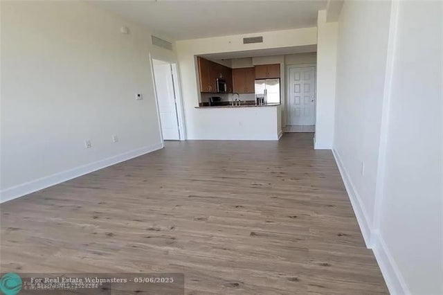4 of 38 - 1830 Radius Dr 807, Hollywood, FL