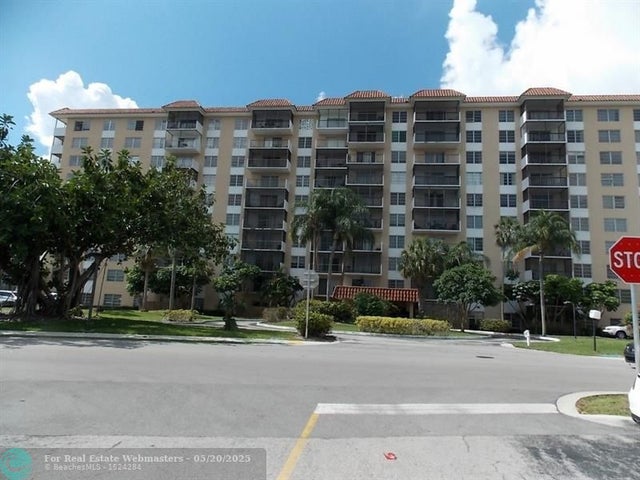 1 of 1 - 4174 Inverrary Dr 702, Lauderhill, FL