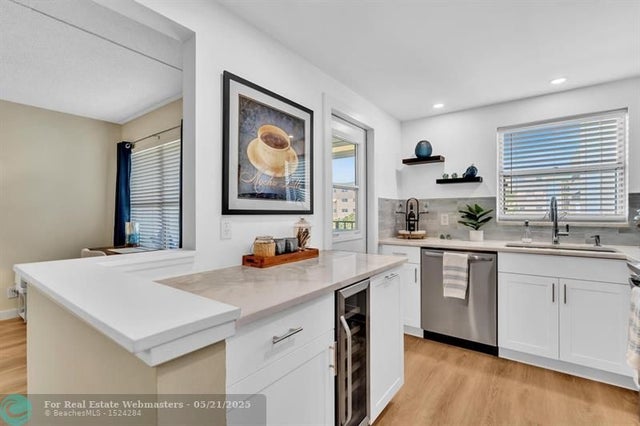 1 of 36 - 810 Se 7th St 208, Deerfield Beach, FL