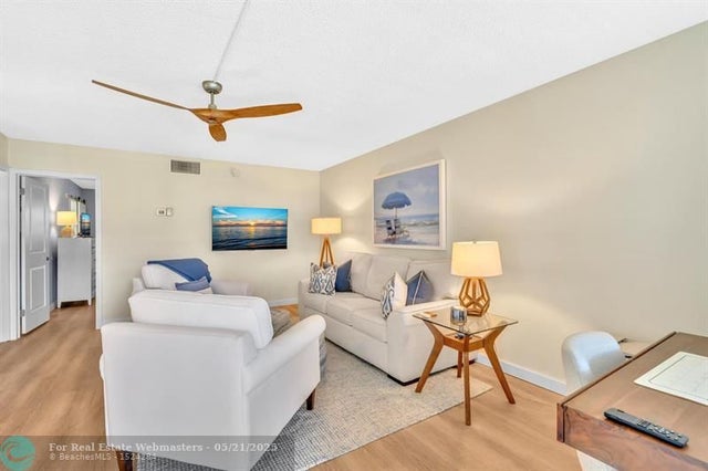 2 of 36 - 810 Se 7th St 208, Deerfield Beach, FL