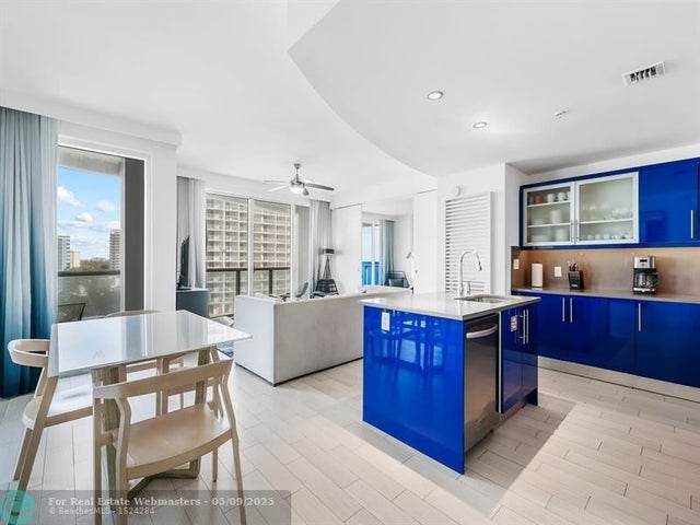 2 of 34 - 3101 Bayshore Drive 1008, Fort Lauderdale, FL