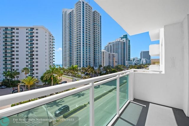 4 of 15 - 3000 S Ocean Dr 510, Hollywood, FL