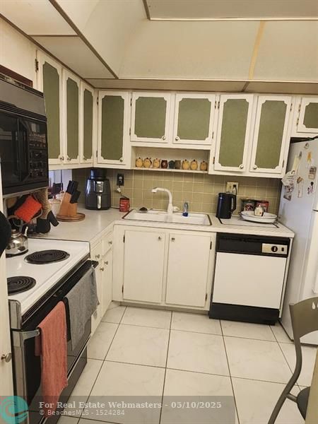 4 of 18 - 1849 S Ocean Dr 203, Hallandale, FL