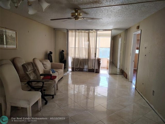 4 of 10 - 2701 N.pine Island Road 212, Sunrise, FL