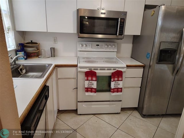 5 of 10 - 2701 N.pine Island Road 212, Sunrise, FL
