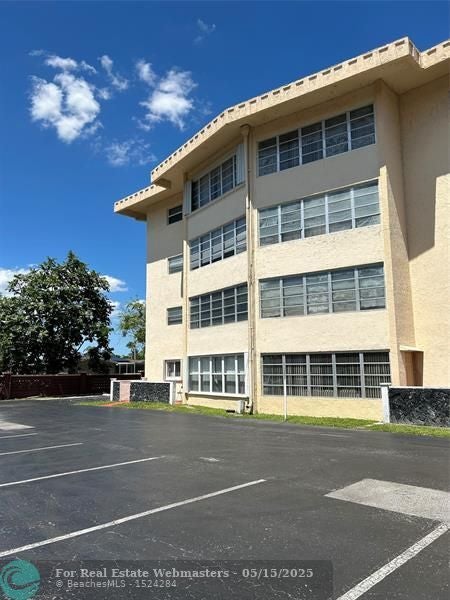 3 of 26 - 4191 Nw 41st St 312, Lauderdale Lakes, FL
