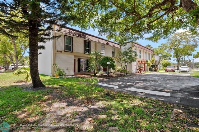 2 of 28 - 2701 N 34th Ave 1-a, Hollywood, FL