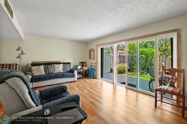 5 of 28 - 2701 N 34th Ave 1-a, Hollywood, FL