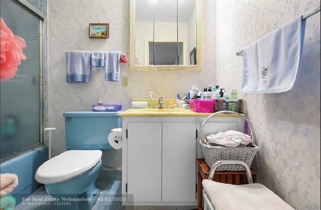 2 of 25 - 5725 Fernley Dr 22, West Palm Beach, FL