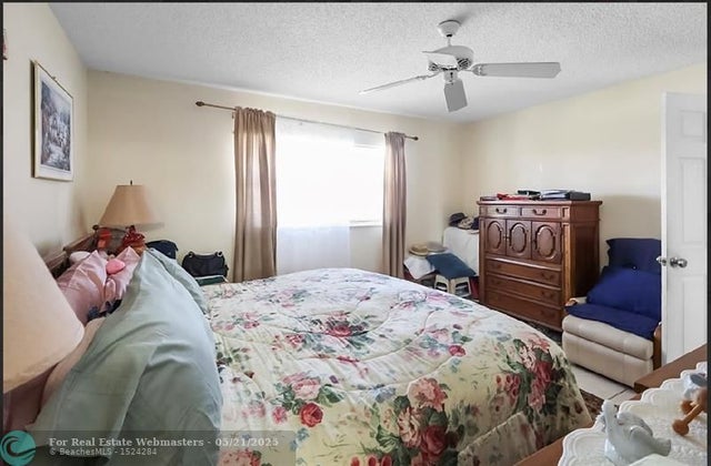 3 of 25 - 5725 Fernley Dr 22, West Palm Beach, FL